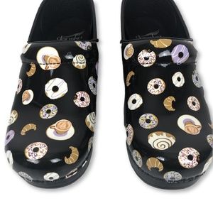 dansko donut clogs